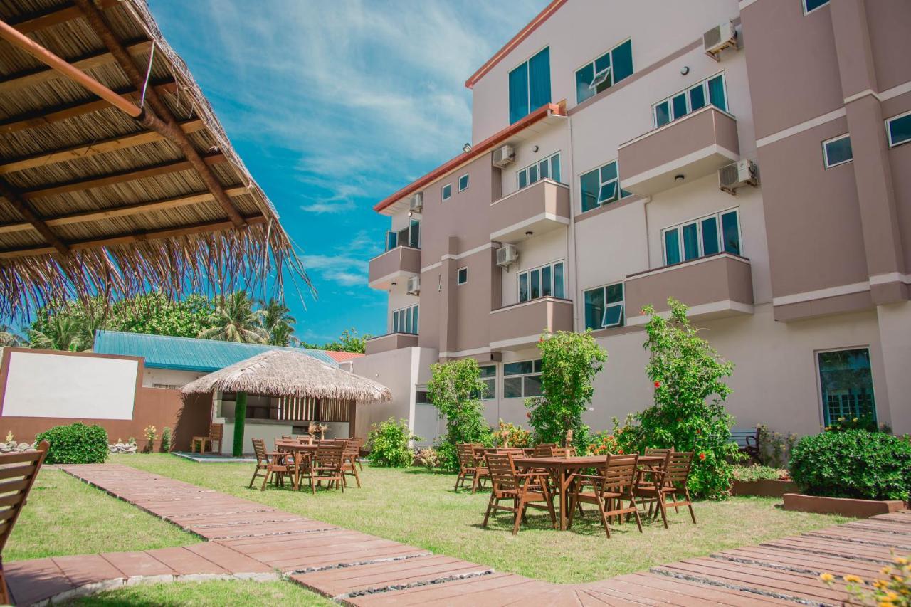 Reveries Maldives Gan  Exterior photo