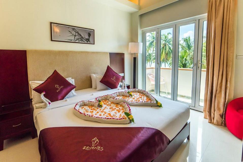 Reveries Maldives Gan  Exterior photo