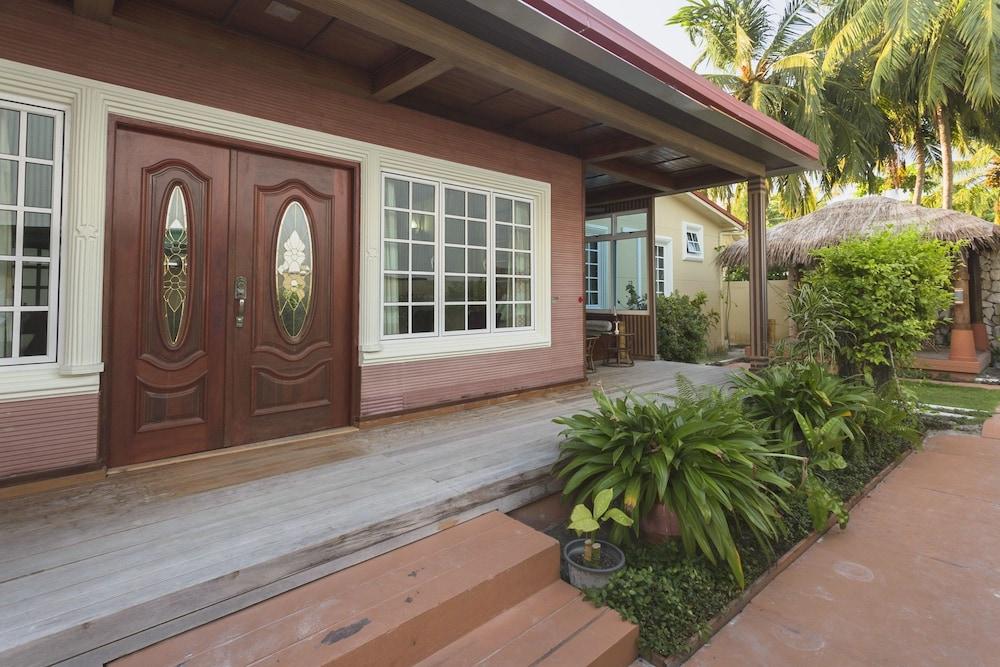 Reveries Maldives Gan  Exterior photo