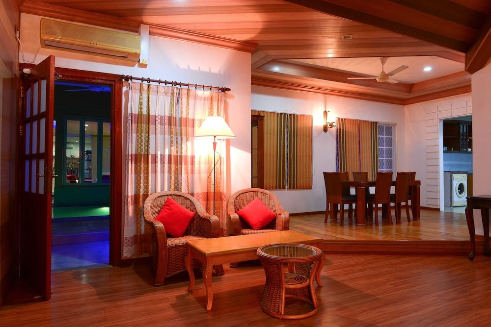 Reveries Maldives Gan  Exterior photo