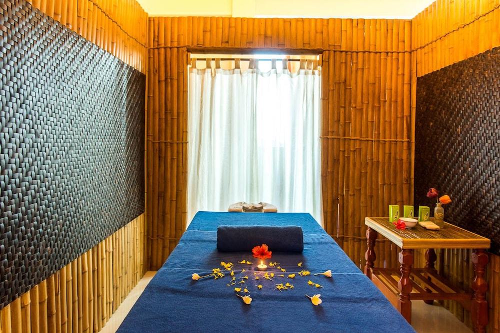 Reveries Maldives Gan  Exterior photo